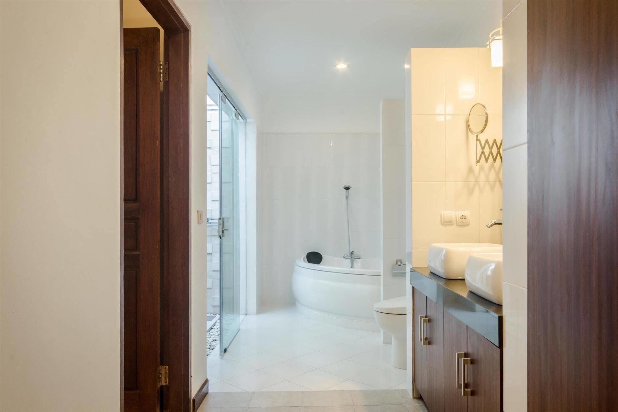 Villa Krisna Seminyak Esterno foto